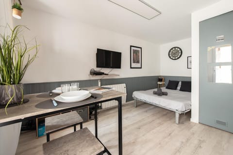 Bed, Living room, Dining area