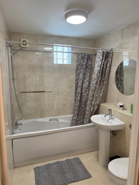 Shower, Toilet, Bathroom, Bath