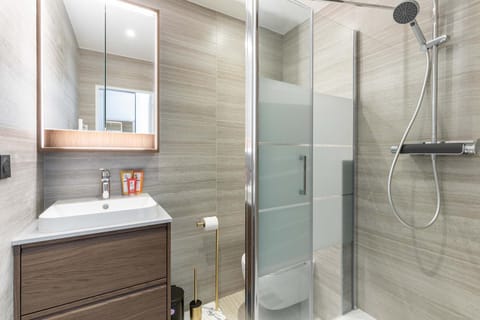 New- 8 pers devant le parc de la villette Apartment in Pantin