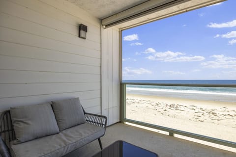 Shoreline Hideaway Apartment in Mission Beach