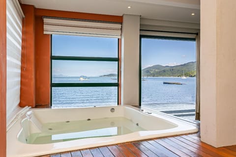 Hot Tub, Sea view