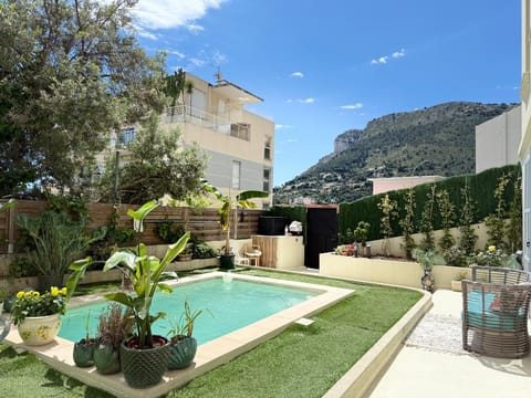 Property building, Day, Natural landscape, Garden, Garden view, Mountain view, Pool view, Swimming pool