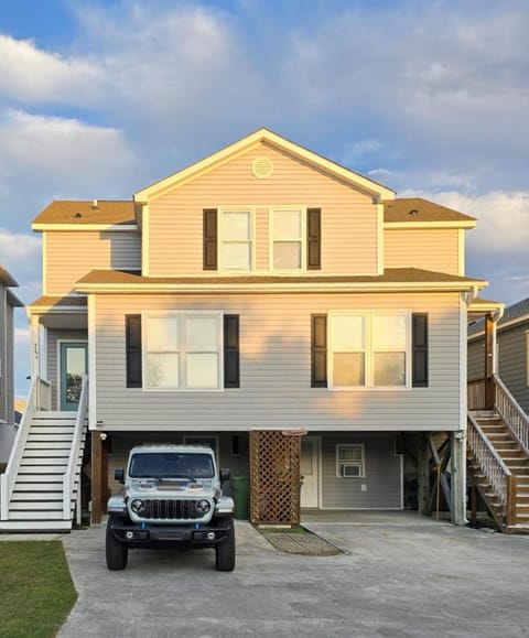 Lil Salty by Bryant Real Estate House in Kure Beach