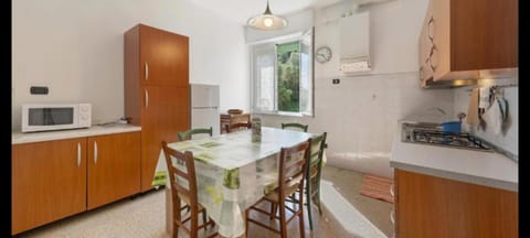 Property building, Kitchen or kitchenette, Living room