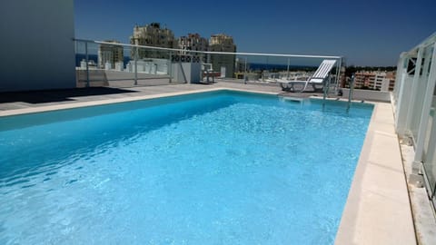 Swimming pool, Swimming pool