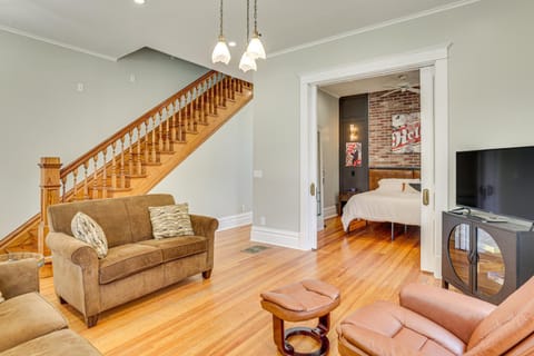 Walk Downtown Inviting Historic Home in Dubuque! House in Dubuque