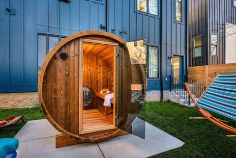 Rooftop Deck Hot Tub & Game Room in Nashville House in Berry Hill