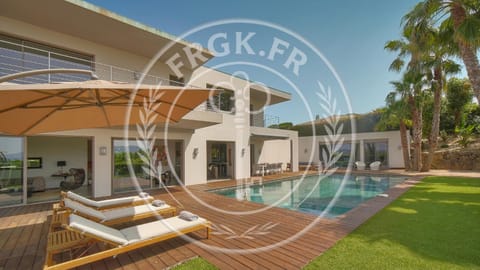 FRGK Luxury Villa Cannes Croix-des-Gardes Heated Pool & Ultra-Fast Wi-Fi Villa in Cannes
