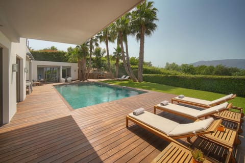 FRGK Luxury Villa Cannes Croix-des-Gardes Heated Pool & Ultra-Fast Wi-Fi Villa in Cannes