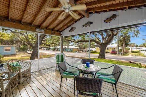 Gulf Girl a vintage Cedar Key retreat House in Cedar Key