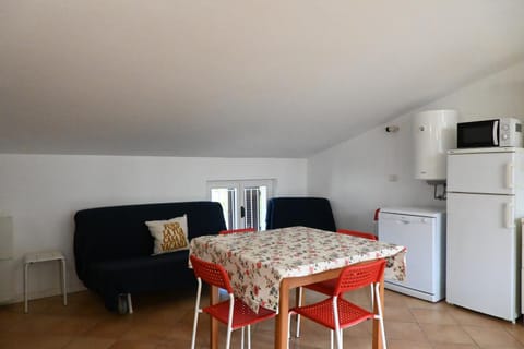 M437 - Marcelli, bilocale con aria condizionata Apartment in Marcelli