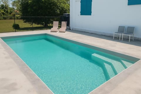 Swimming pool, Swimming pool, sunbed