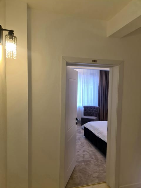 Jolie Boutique Hotel Hotel in Craiova