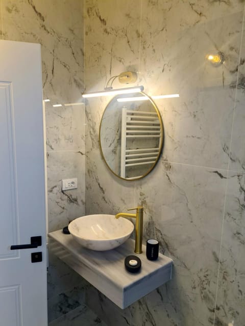 Jolie Boutique Hotel Hotel in Craiova