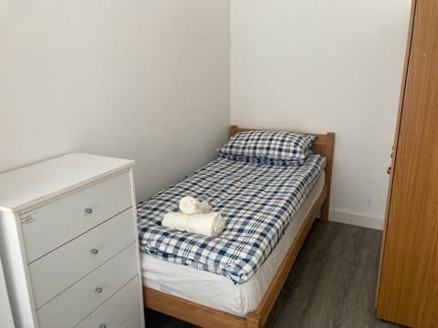 Spacious city center main door 3 bedrooms flat Apartment in Edinburgh