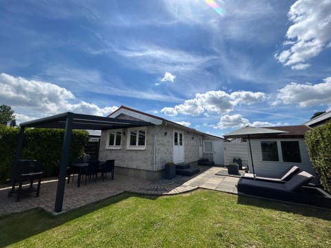 Property building, Garden, Garden view, sunbed