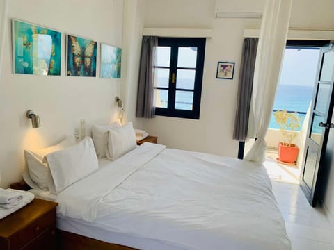 Bed, Bedroom, Sea view