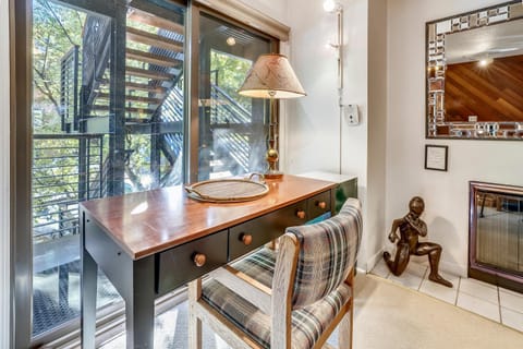 Vintage Aspen Core Condo - Prime Downtown Location Apartment in Aspen