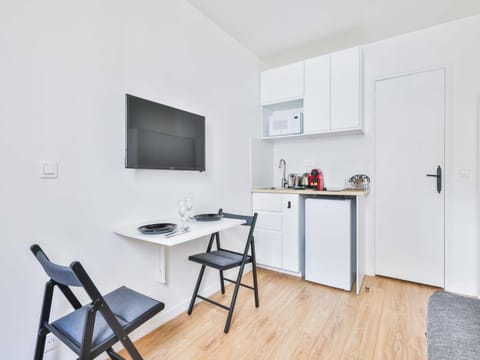 TV and multimedia, Kitchen or kitchenette, Dining area