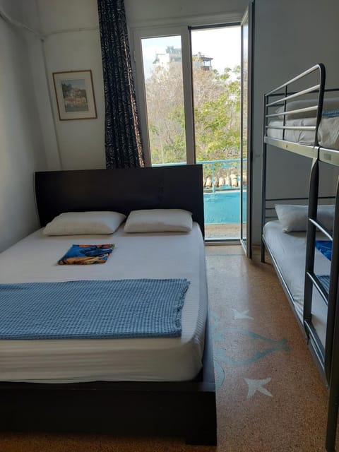 SHARED ROOMS LEPENIOTU NEAR ACROPOLIS &MONASTIRAKi Vacation rental in Athens