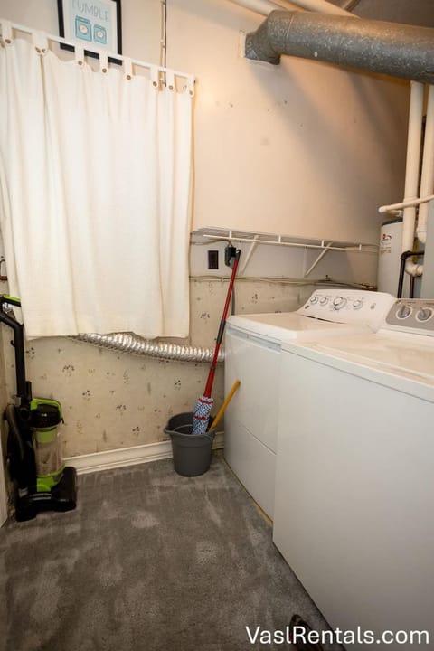 Cooper 2 Bed 1 Bath in Blue Ash Family Home House in Blue Ash