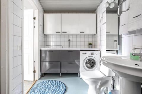 Toilet, washing machine