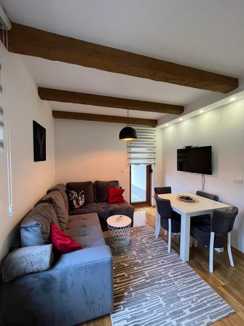 TV and multimedia, Living room, Dining area