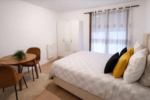Le Repos Urbain-Grand T3 Cosy à 10 min de Paris & CDG Apartment in Saint-Denis, France