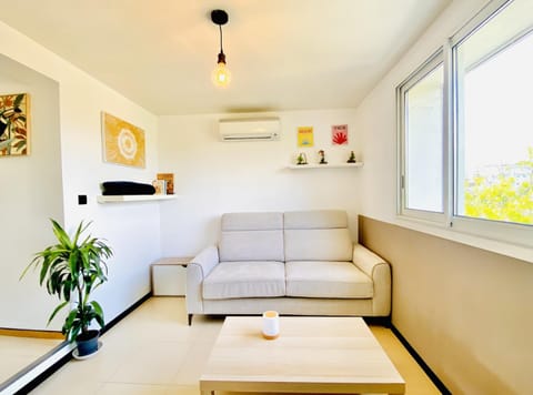 À 1 voie piétonne de la plage, du centre et du port pour 1 à 4 personnes Apartment in La Ciotat