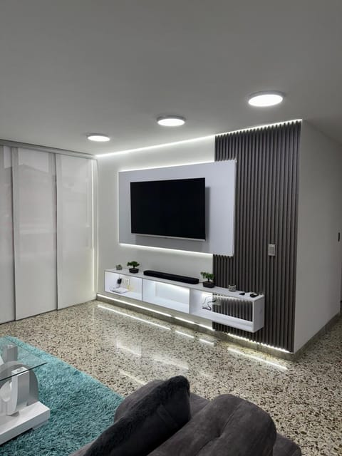Communal lounge/ TV room, TV and multimedia, Living room