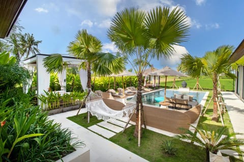 Spring, Garden, Pool view, Swimming pool, sunbed