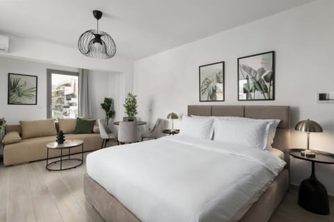 Bed, Living room, Photo of the whole room, Seating area, Bedroom