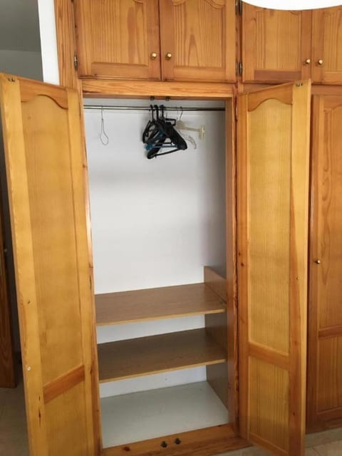 HABITACIÓN CON BAÑO PRIVADO, en piso compartido Vacation rental in Sierra de las Nieves