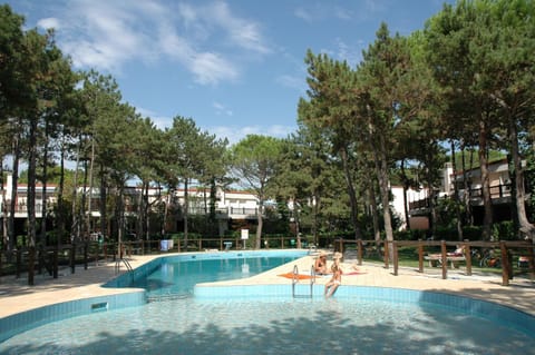 Swimming pool, Swimming pool