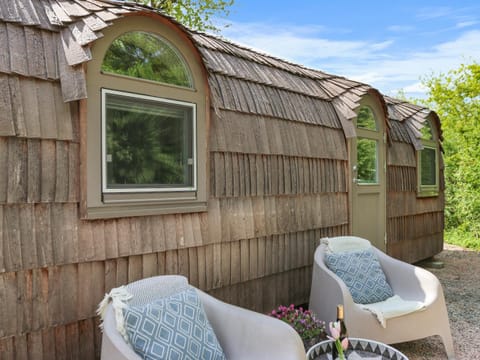 Iglucraft Tiny Haus im Naheland I Grill I Wasserspielpatz I W-LAN Campground/
RV Resort in Mainz-Bingen