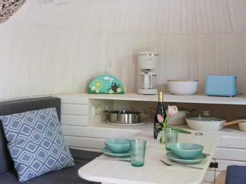 Iglucraft Tiny Haus im Naheland I Grill I Wasserspielpatz I W-LAN Campground/
RV Resort in Mainz-Bingen