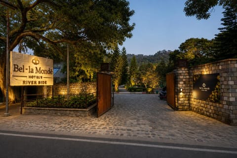 Facade/entrance