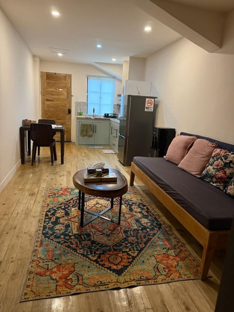 TV and multimedia, Kitchen or kitchenette, Living room, Seating area