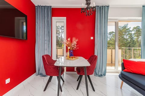 TV and multimedia, View (from property/room), Dining area