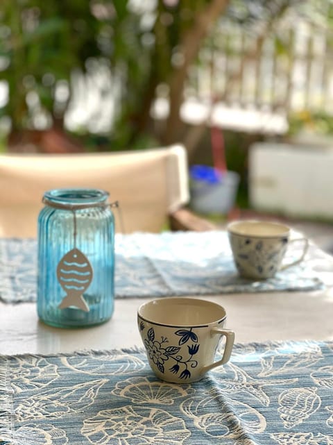 Day, Dining area