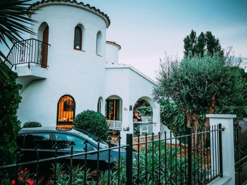 Property building, Garden, Garden view