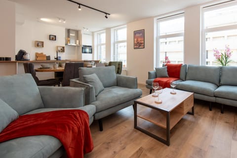 Kitchen or kitchenette, Seating area, Dining area, Dinner, kitchen, kitchen