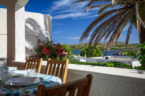 Day, Natural landscape, View (from property/room), Balcony/Terrace, Dining area, Sea view