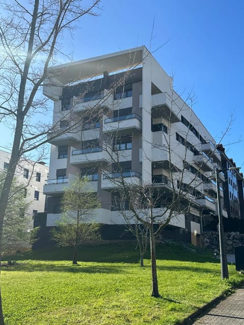 Property building, Facade/entrance