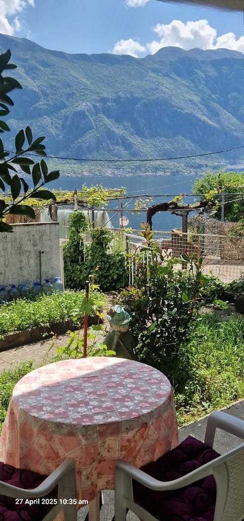 Mountain view, Sea view