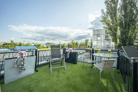View (from property/room), Balcony/Terrace