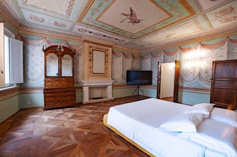 Urbino Apartments - Palazzo Paltroni Suite Apartment in Urbino