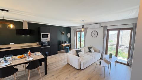 Kitchen or kitchenette, Living room, Seating area