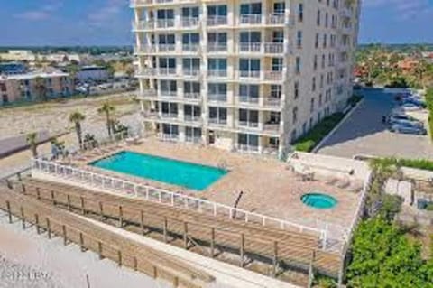 Beachfront 3BR Condo with Stunning Views Daytona House in Daytona Beach Shores