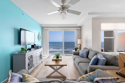 Beachfront 3BR Condo with Stunning Views Daytona House in Daytona Beach Shores